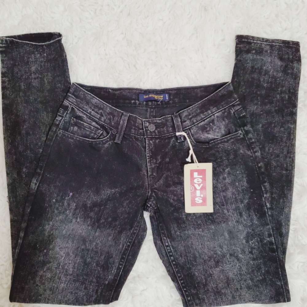NWT Levi's too super low 524, white wash